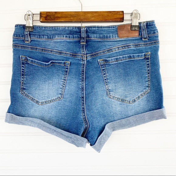 Paris Blues jean shorts Size 9 - Picture 3 of 9